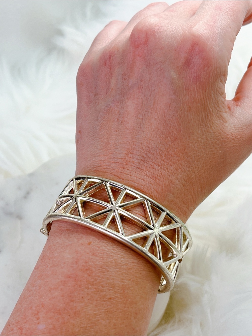 Vintage silver lattice star hinged cuff bracelet 7"